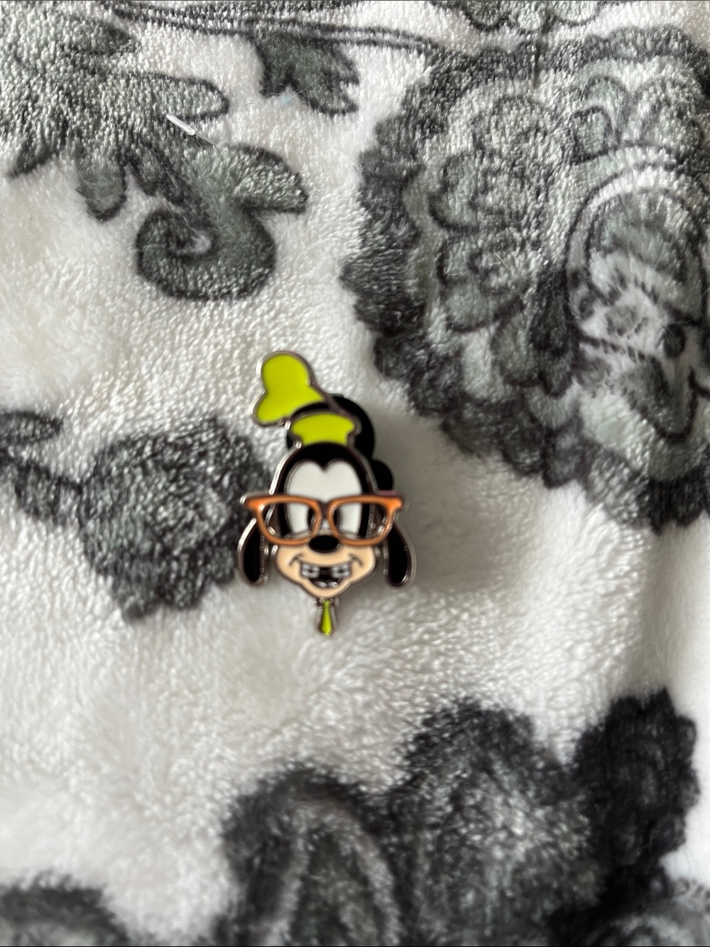 Cute Genuine Nerdy Goofy Disney Pin